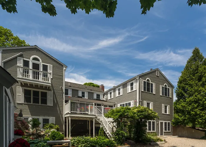 Old Harbor Inn