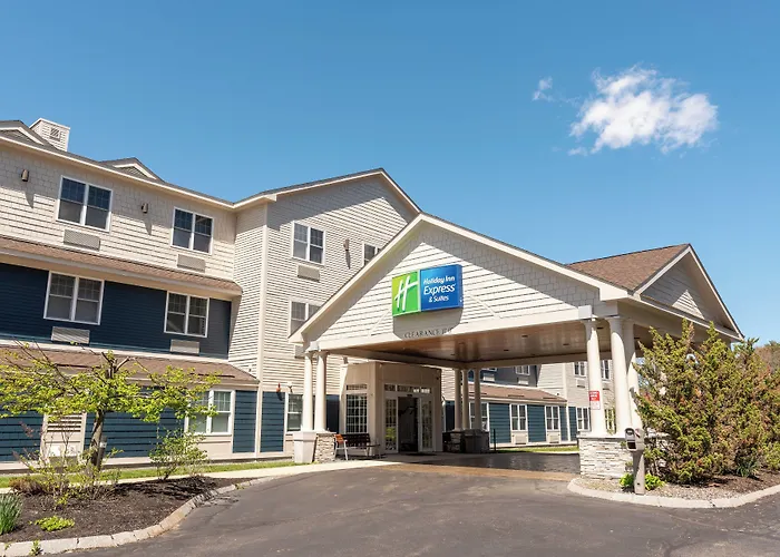 Holiday Inn Express & Suites Hampton South- By Ihg