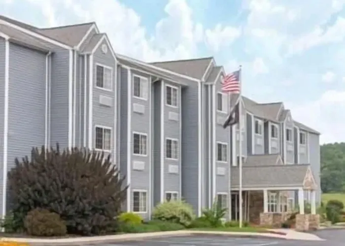 Microtel Inn & Suites By Wyndham Hazelton/Bruceton Mills