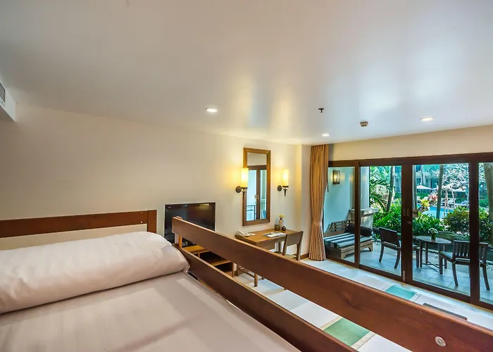 Ravindra Beach Resort & Spa Na Chom Thian