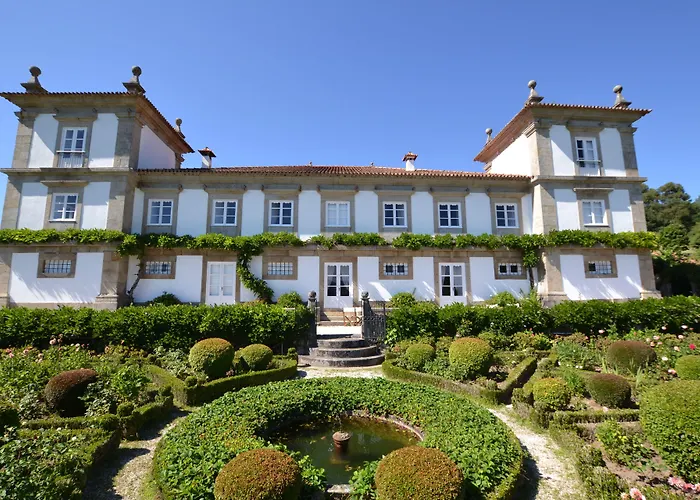 Paço de Calheiros - Turismo de Habitação