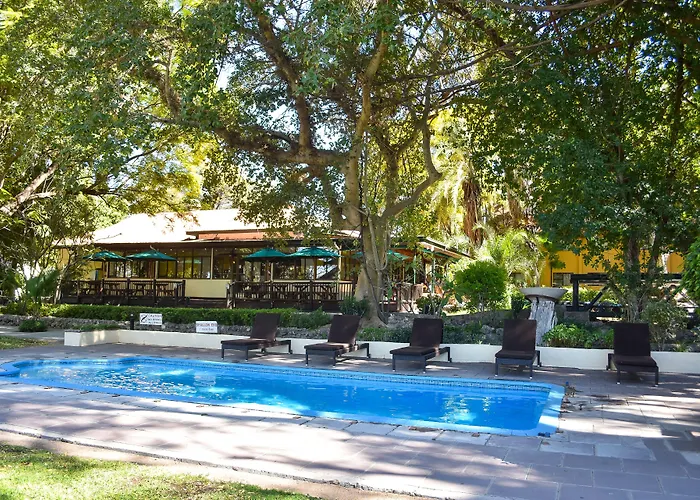Cresta Riley'S Hotel