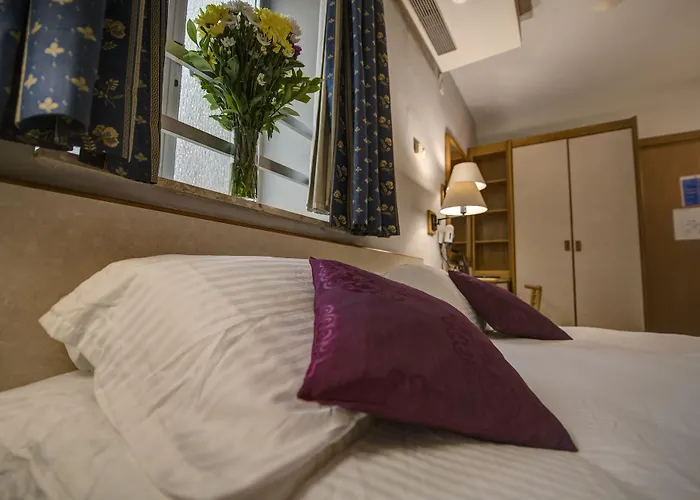 Sliema Chalet Hotel