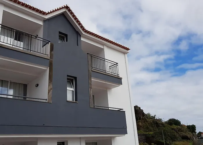 Santa Cruz Village Hotel