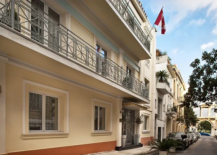 Ava Hotel And Suites