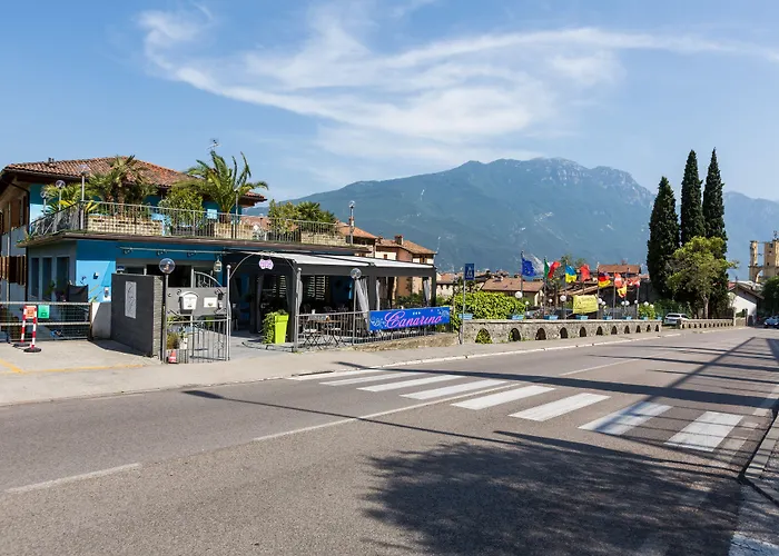 Hotel Canarino Riva del Garda