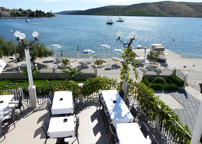 Villa Mediterana Seget Vranjica
