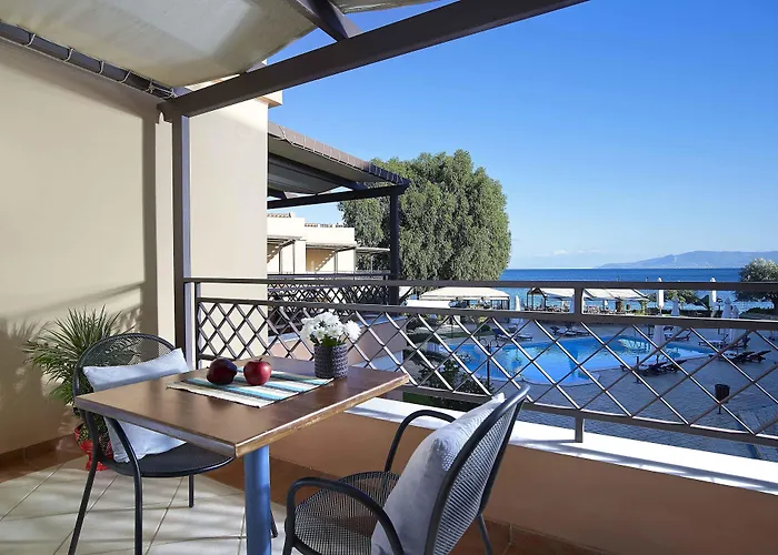 Avantis Suites Hotel Eretria 