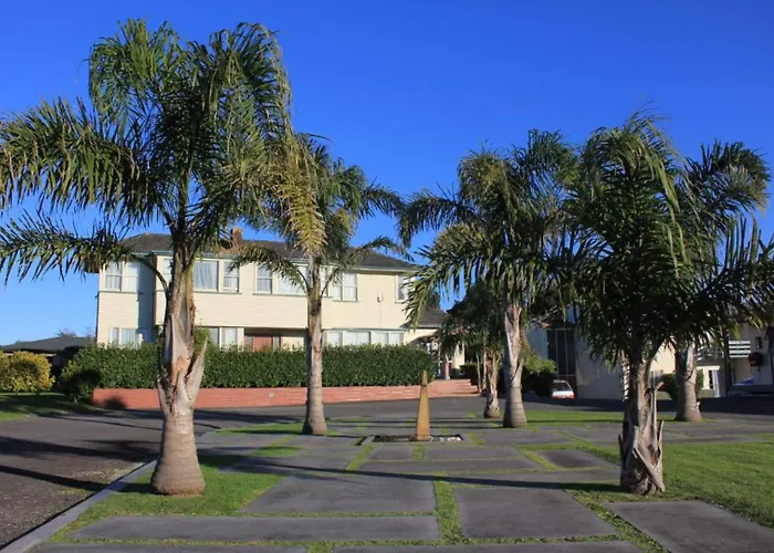 Coronation Court Motel