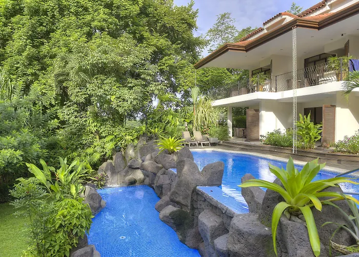 Pumilio Mountain & Ocean Hotel