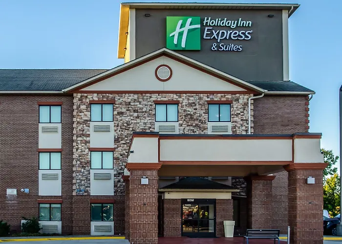 Holiday Inn Express & Suites - South By Ihg