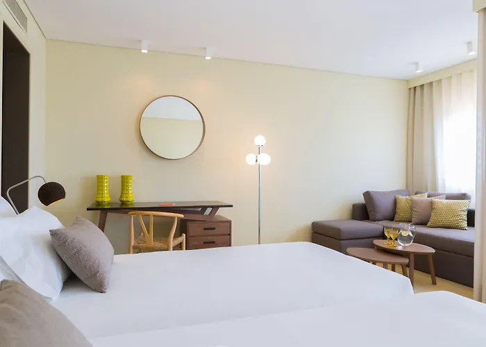 Ozadi Tavira Hotel