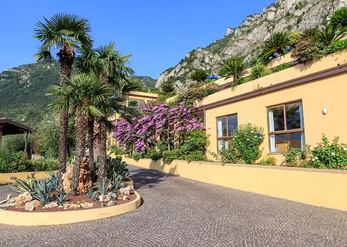 Hotel San Pietro Limone sul Garda