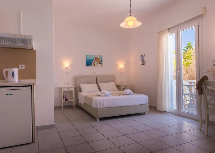 Aeolis Hotel Adamantas 