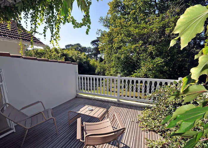 Chateau Du Clair De Lune - Boutique Luxury Hotel Biarritz