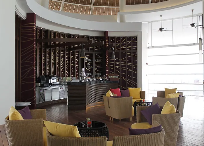 Hotel Golden Palm Tree Sepang Kampong Bagan Lalang