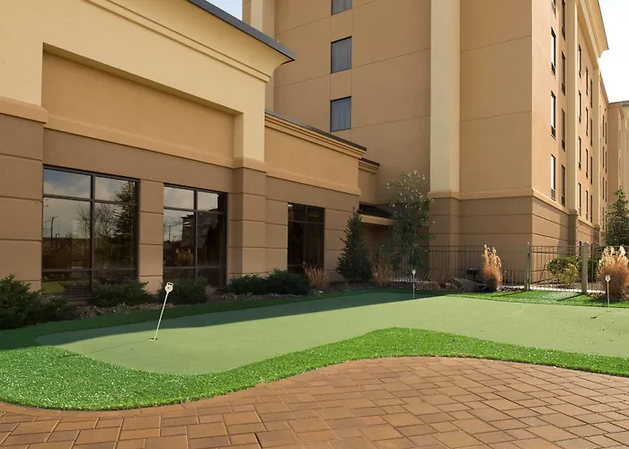 Hampton Inn & Suites