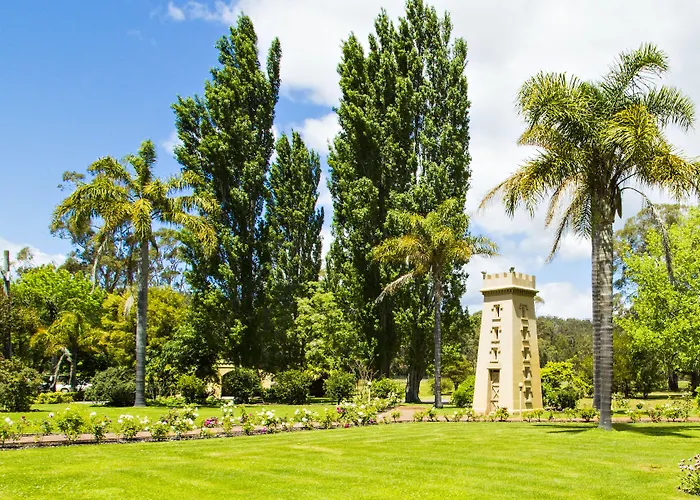 Seahorse Inn & Villas