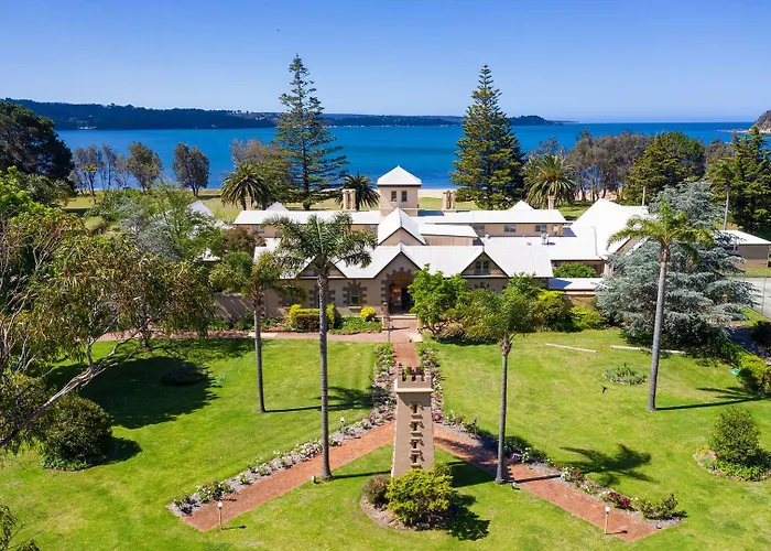 Seahorse Inn & Villas