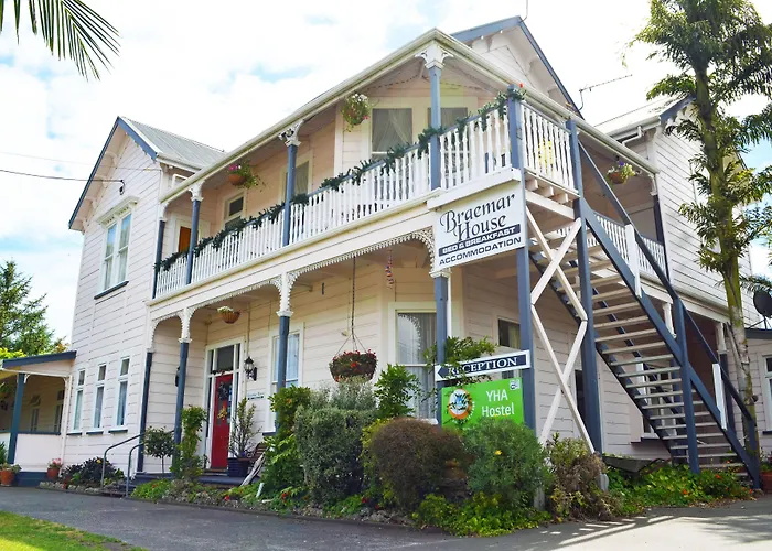 Braemar House B&B And Yha Hostel