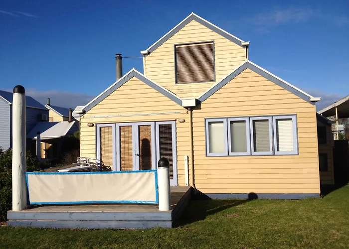 Rayville Boat Houses Apollo Bay