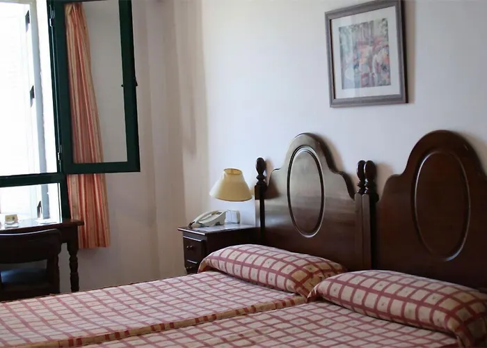 Hotel Tugasa Arco De La Villa Zahara De La Sierra