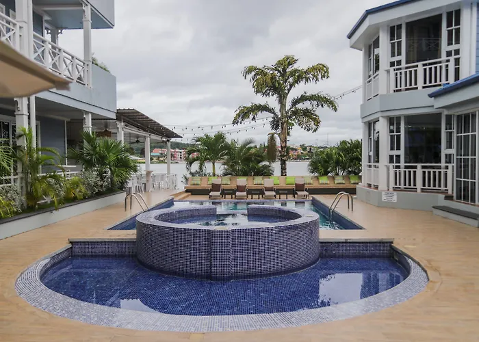 Hotel Casona del Lago Flores