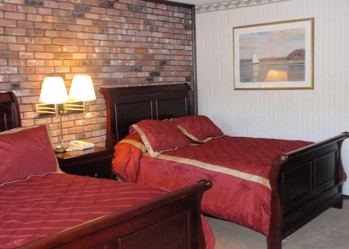 Chalet Inn & Suites Centerport