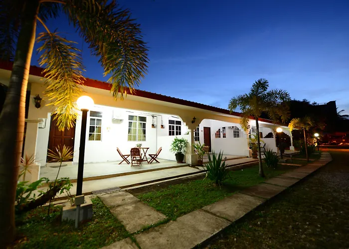 White Lodge Pantai Cenang 