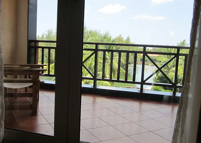 Ocean Spray Hotel Kālapettai