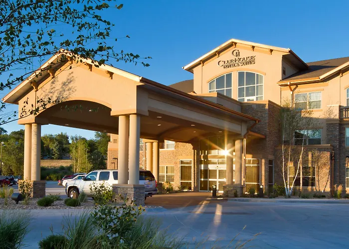 Clubhouse Hotel And Suites