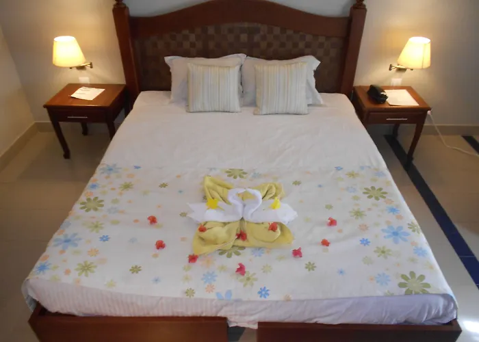 Le Grand Bleu Hotel Trou aux Biches
