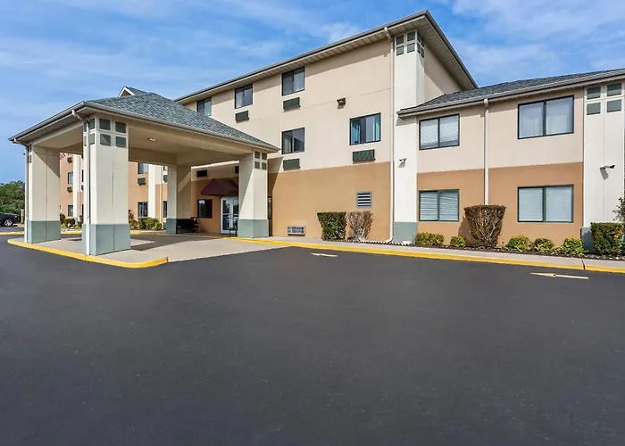 Quality Inn-Sawyer