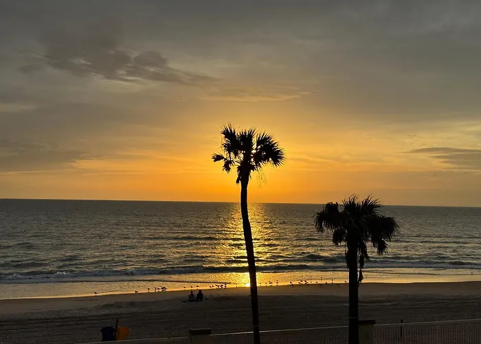 Direct Oceanfront, Fantastic Ocean View, Separate Bedroom ! - Pools Open !