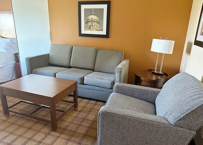 Four Points By Sheraton Edmonton Gateway
