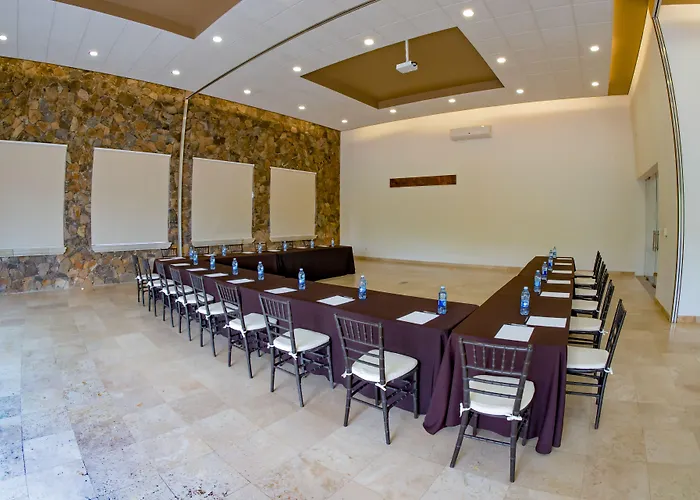 Hotel Villa Mexicana Golf&Equestrian Resort El Pueblito 
