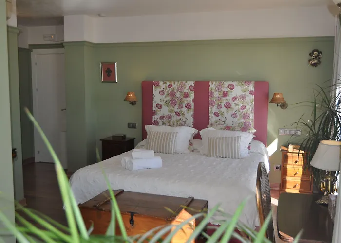 Welcome Inn Nerja Guest House Luxury Bed & Breakfast