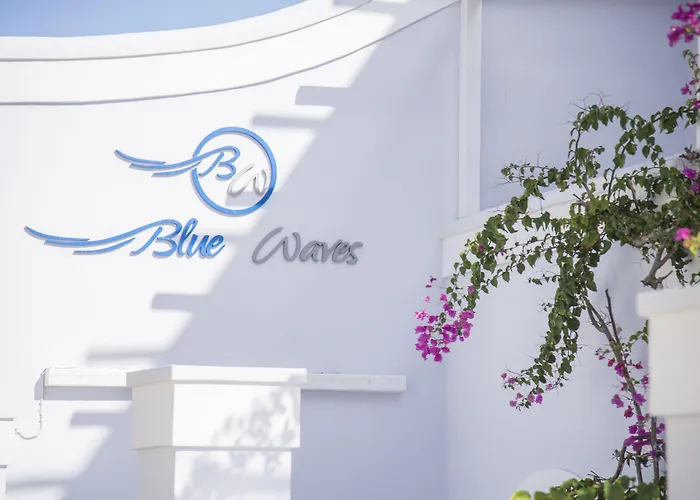 Blue Waves Suites & Apartments Kamári