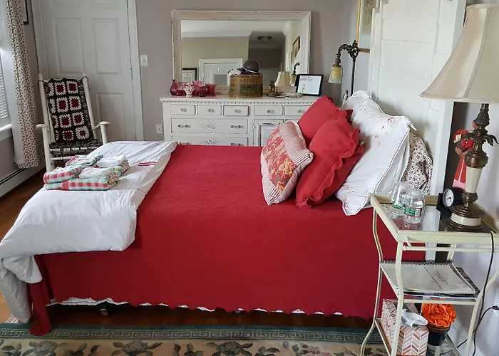 Josephine'S On The Bay Bed And Breakfast