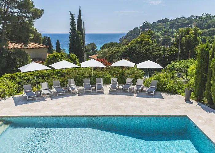 Hotel Les Terrasses du Bailli à Le Le Rayol-Canadel-sur-Mer