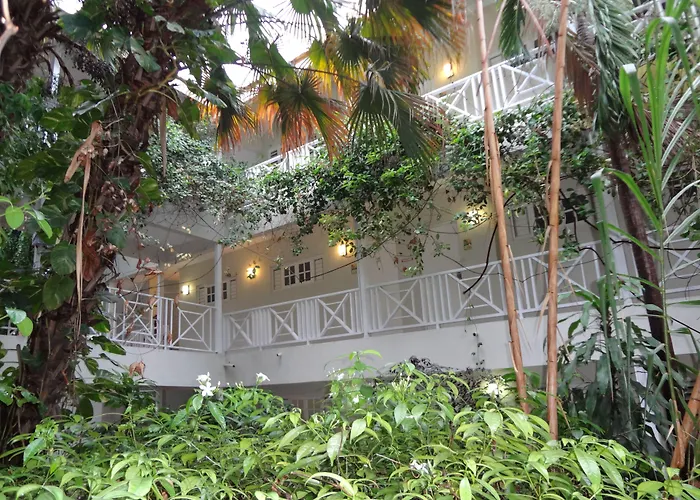 Altamont Court