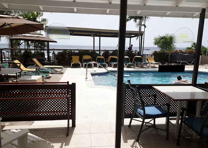 Tropical Sunset Beach Apartment Hotel Saint James