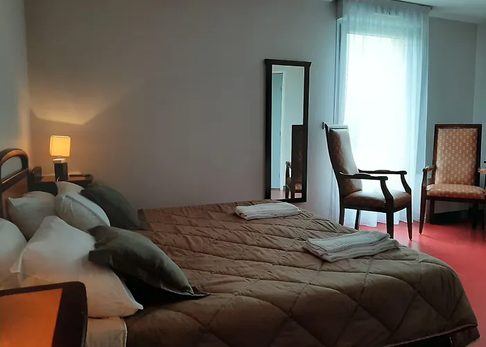 Logis - Hotel & Restaurant Le Grand Terre