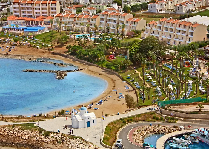 Myroandrou Beach Hotel Apartments Pernera