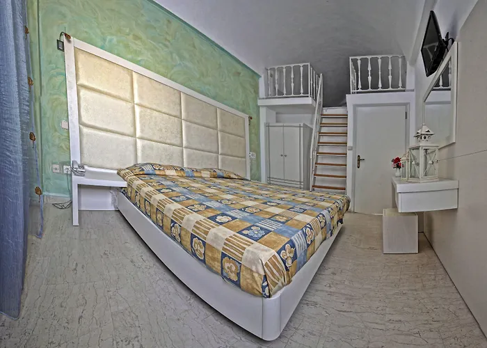 Sellada Apartments Kamári