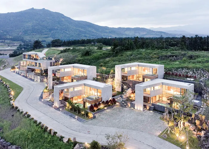 Bayhill Pool & Villa Seogwipo-stad