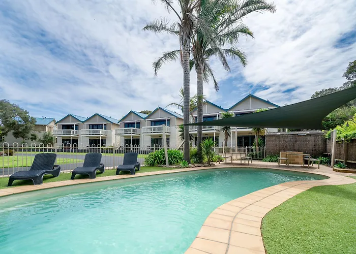 Boathouse Resort Studios And Suites