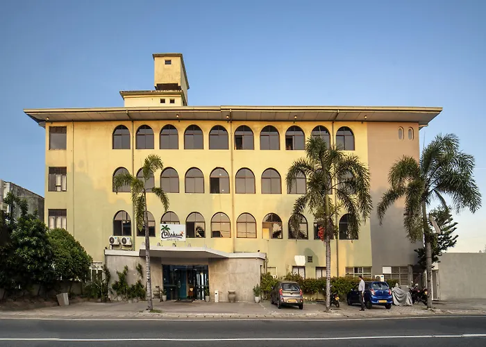 Hikkaduwa Beach Hotel - Special Summer Rates 1 May - 31 Oct 2026!