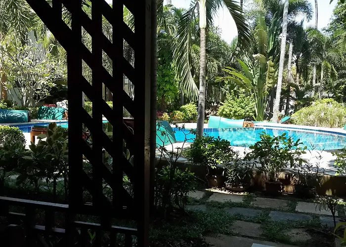 Rattana Guesthouse & Bungalow Chaweng Beach