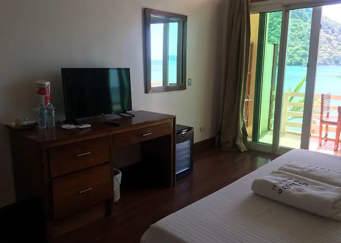 El Nido Beach Hotel